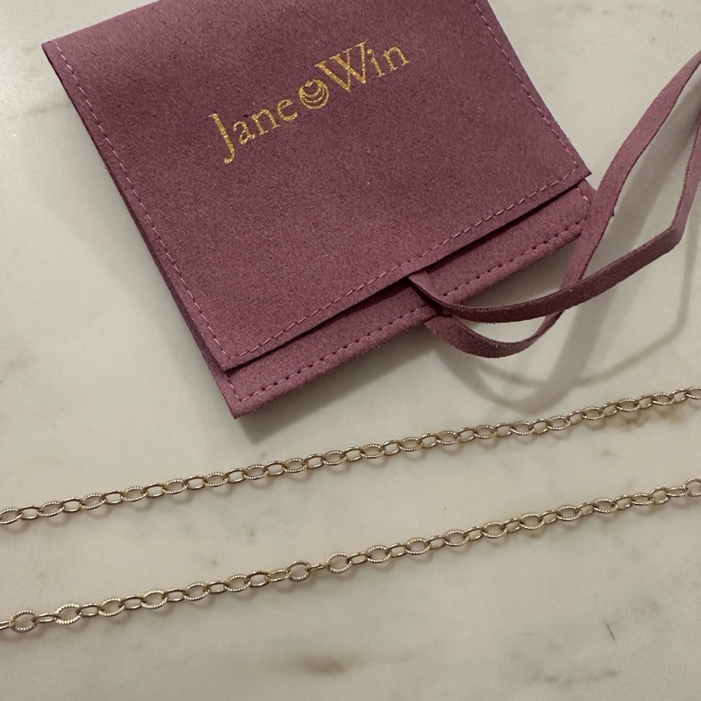 Jane Win Gold Chain (never worn)